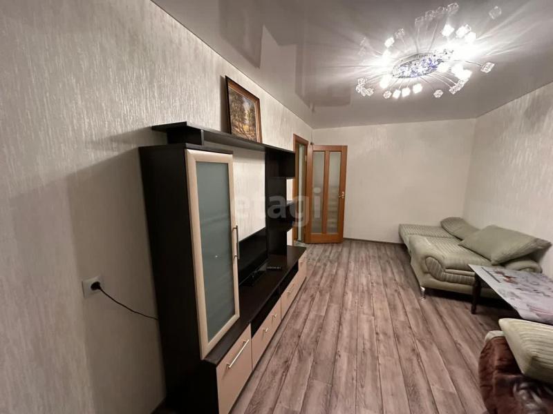 Квартира, Тюменская область, Нижневартовск, 13-й мкр, Интернациональная улица, 24. Фото 1
