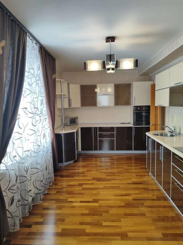 2-комн. квартира, 70 м², 5/15 этаж