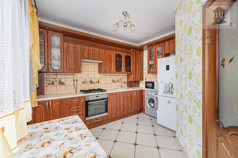2-комн. квартира, 48 м², 1/9 этаж