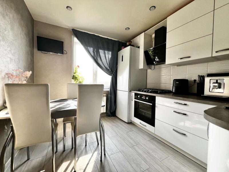 2-комн. квартира, 49 м², 9/9 этаж