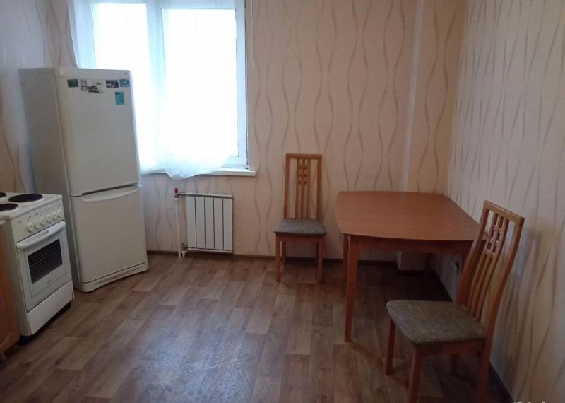 Квартира, Свердловская область, Екатеринбург, Рощинская улица, 46. Фото 4