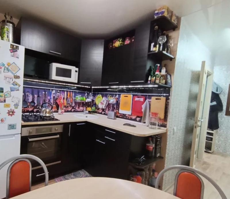 2-комн. квартира, 42 м², 3/5 этаж