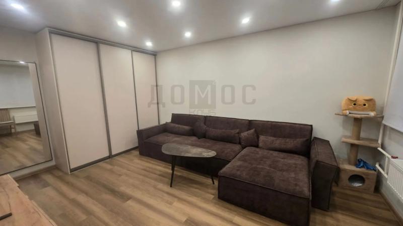 2-комн. квартира, 42 м², 1/5 этаж