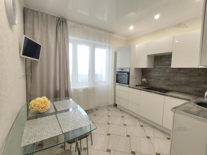 2-комн. квартира, 55 м², 13/19 этаж