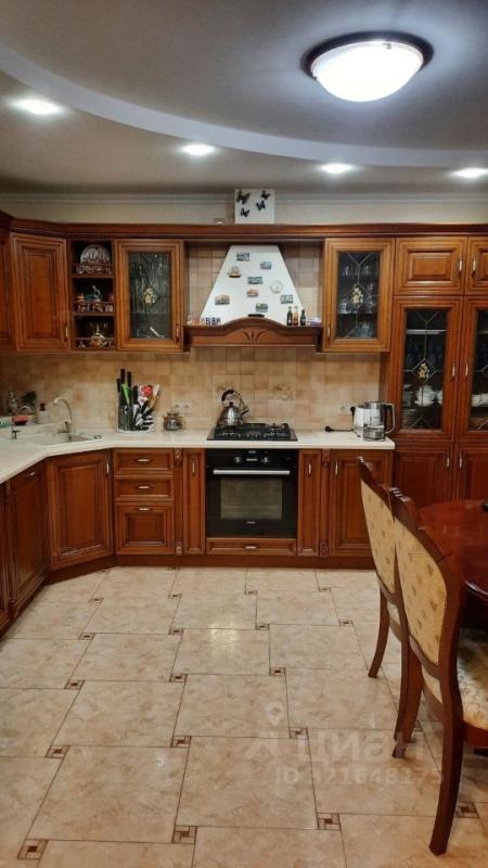 2-комн. квартира, 65 м², 6/10 этаж