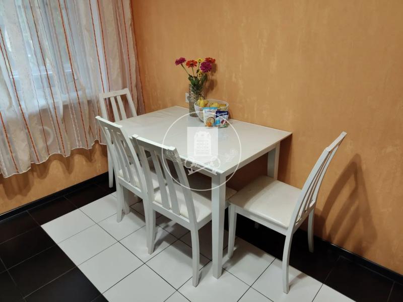2-комн. квартира, 49 м², 2/9 этаж