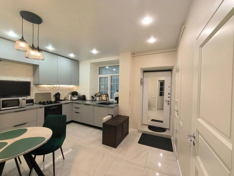 2-комн. квартира, 53 м², 1/5 этаж