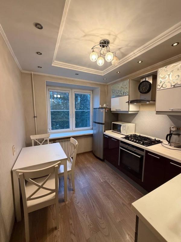 2-комн. квартира, 43 м², 3/10 этаж