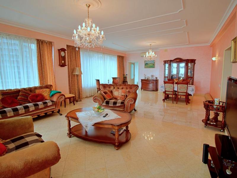 4-комнатная Квартира, 208 м2