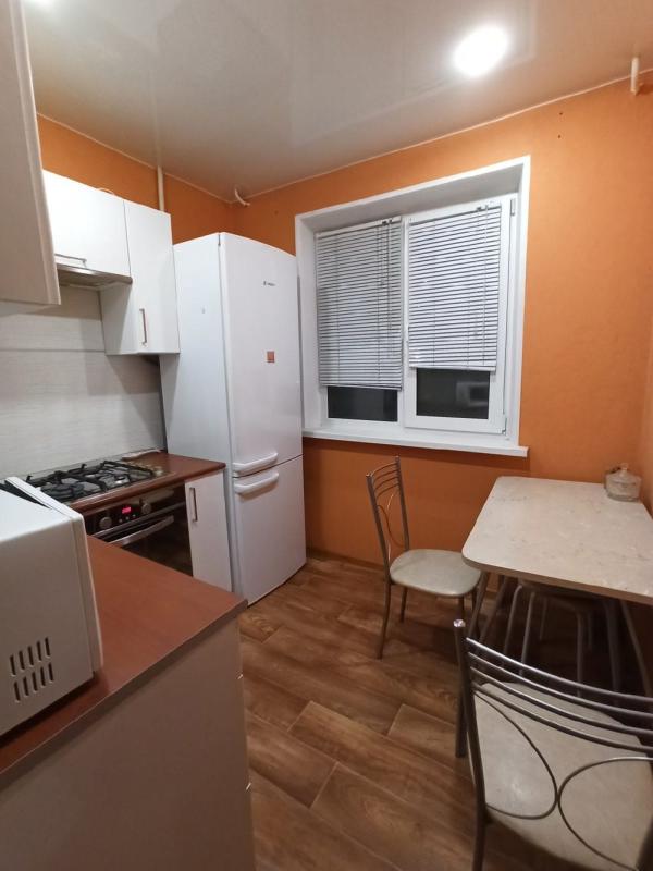 2-комн. квартира, 42 м², 2/5 этаж