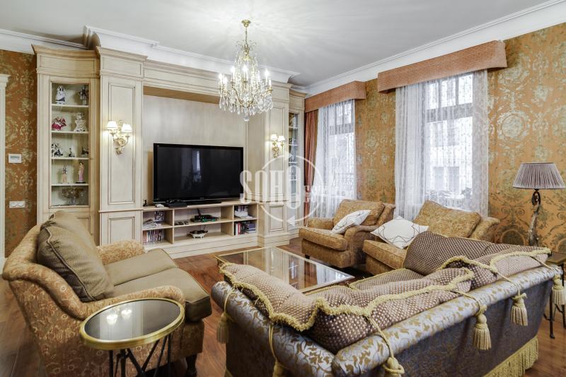 5-комнатная Квартира, 240 м2