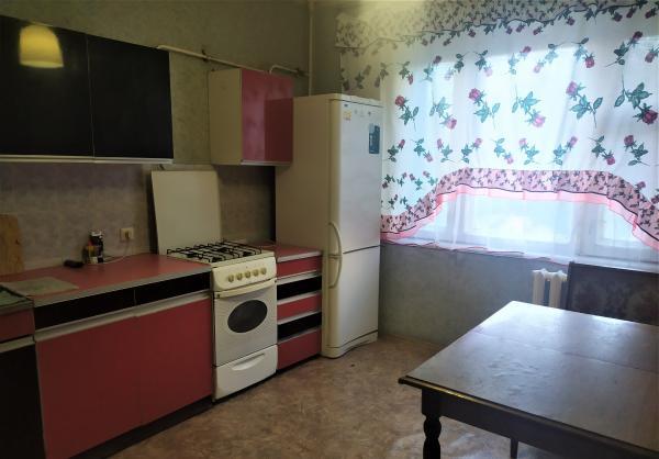 2-комн. квартира, 56 м², 2/10 этаж