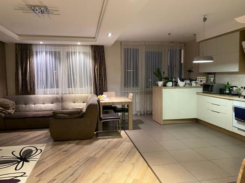 3-комн. квартира, 95 м², 3/10 этаж