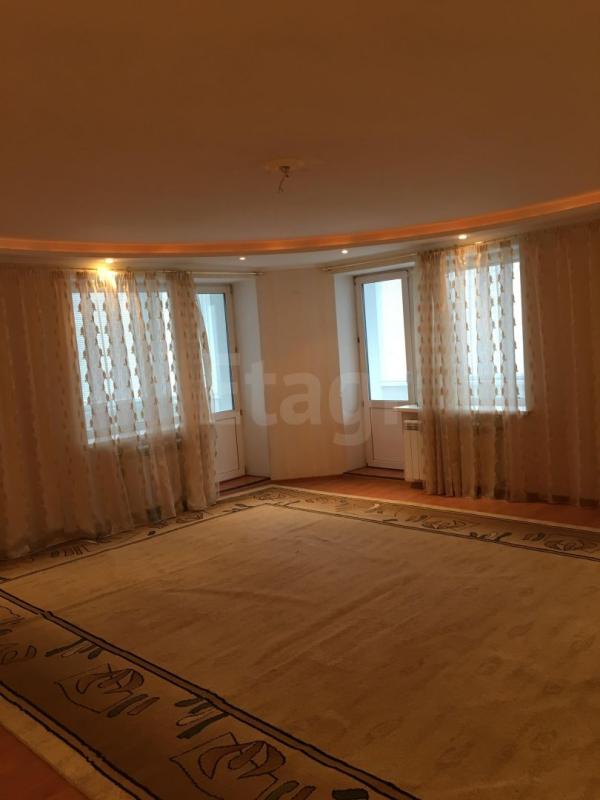 3-комн. квартира, 120 м², 1/10 этаж