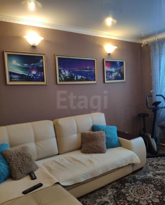 2-комн. квартира, 49 м², 3/9 этаж
