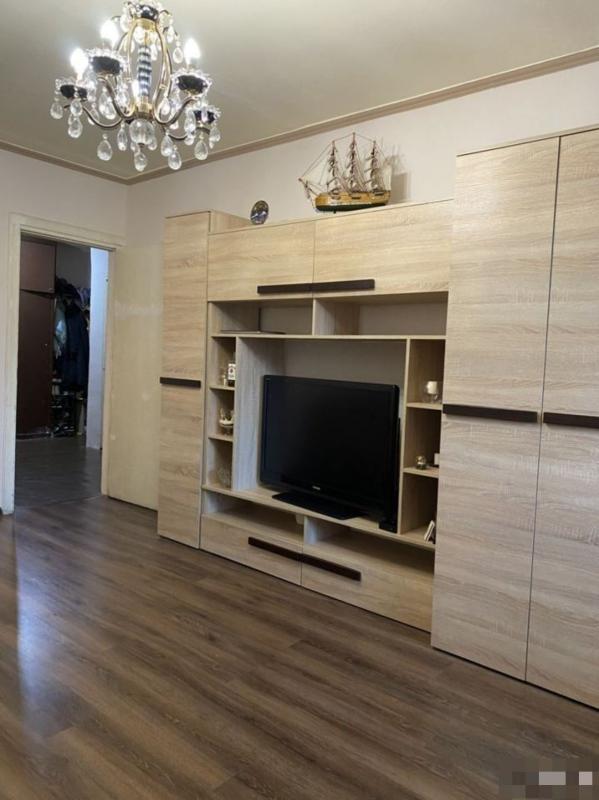2-комн. квартира, 49 м², 2/5 этаж