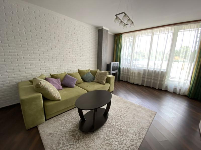 2-комн. квартира, 83.9 м², 2/7 этаж