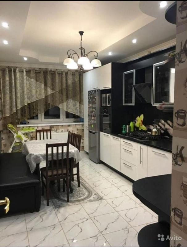 3-комн. квартира, 112 м², 3/12 этаж