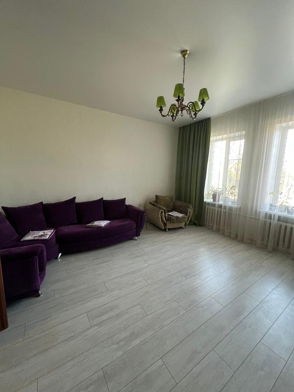 3-комн. квартира, 82 м², 2/4 этаж