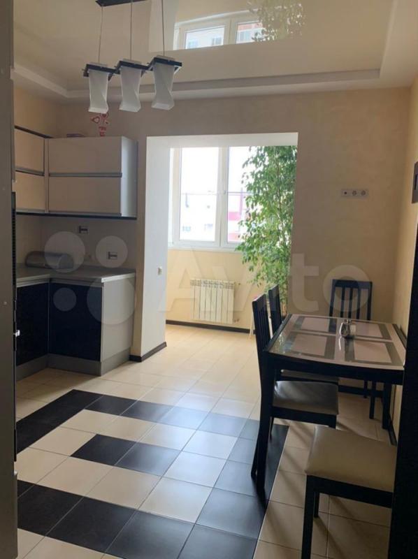 3-комн. квартира, 90 м², 10/10 этаж
