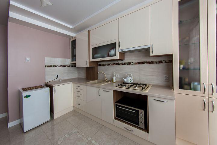 2-комн. квартира, 102 м², 1/6 этаж