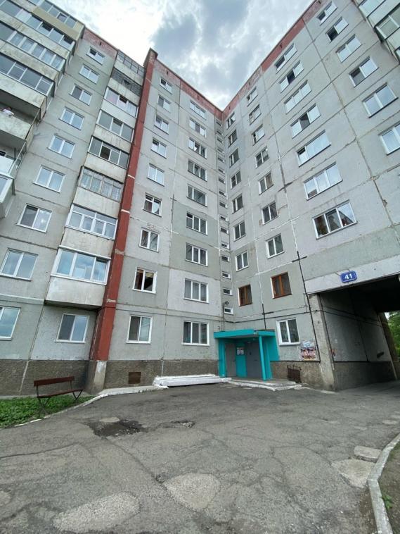 Квартира, Республика Хакасия, Саяногорск, мкр Ленинградский, 41. Фото 1