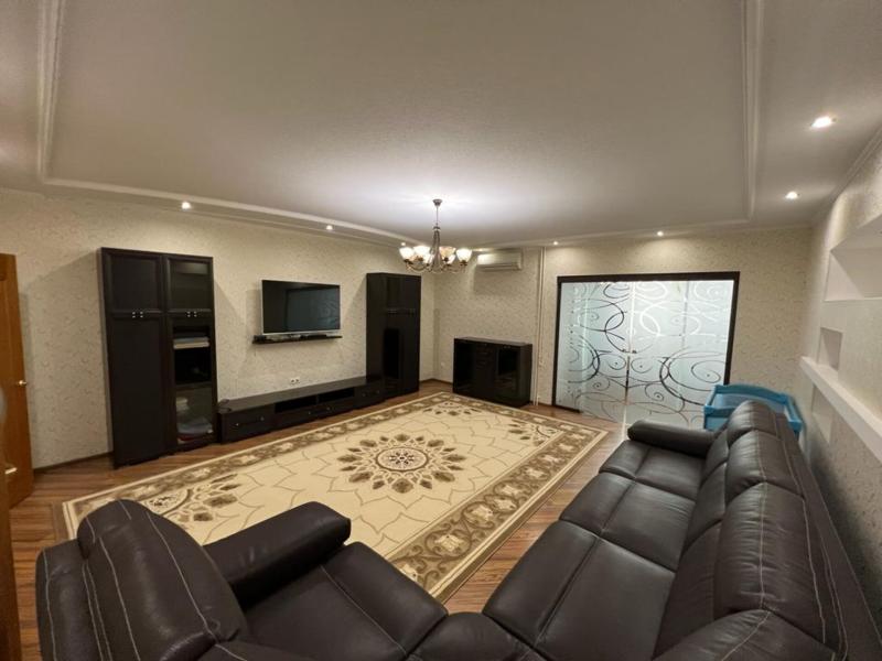 3-комн. квартира, 114 м², 8/9 этаж