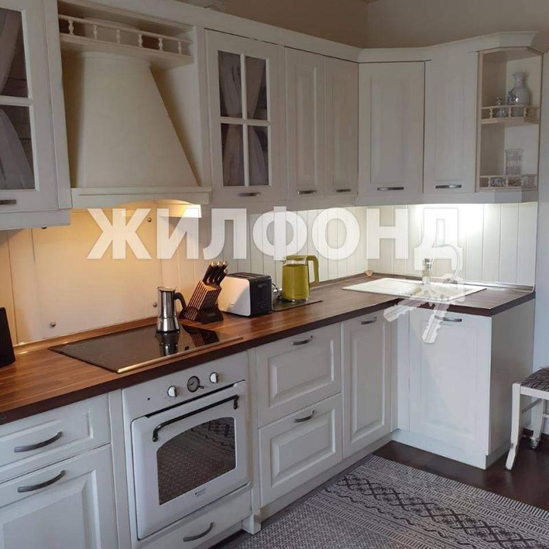 2-комн. квартира, 65 м², 3/6 этаж
