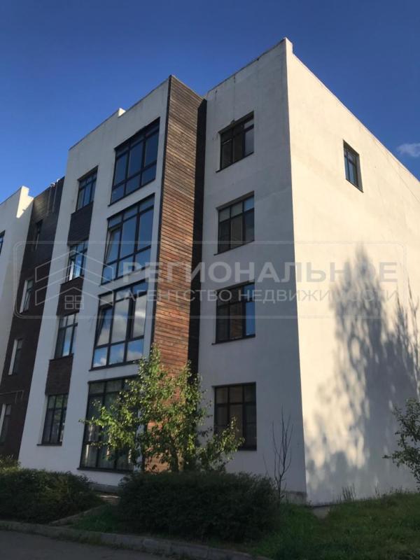 3-комн. квартира, 97 м², 4/4 этаж