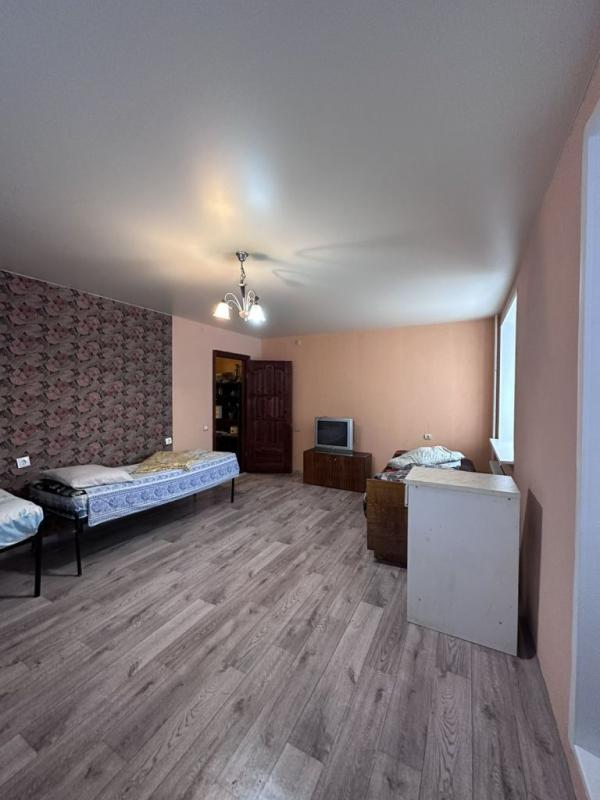 2-комн. квартира, 76.8 м², 1/10 этаж