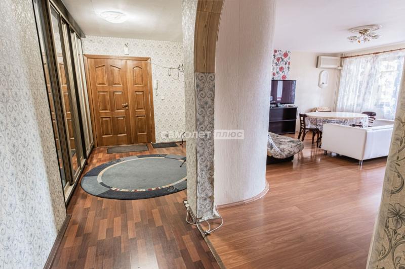 5-комн. квартира, 158 м², 4/9 этаж