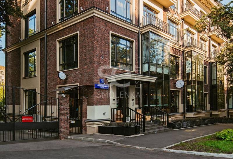 3-комн. квартира, 95 м², 2/6 этаж