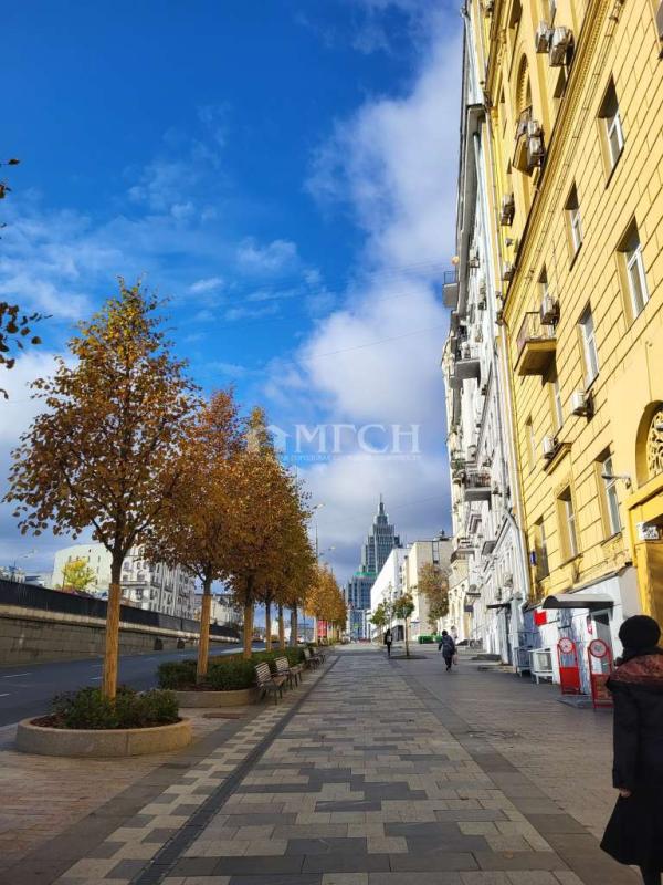 2-комн. квартира, 52 м², 2/5 этаж