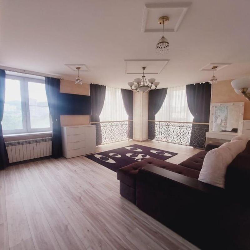 2-комн. квартира, 81 м², 5/10 этаж