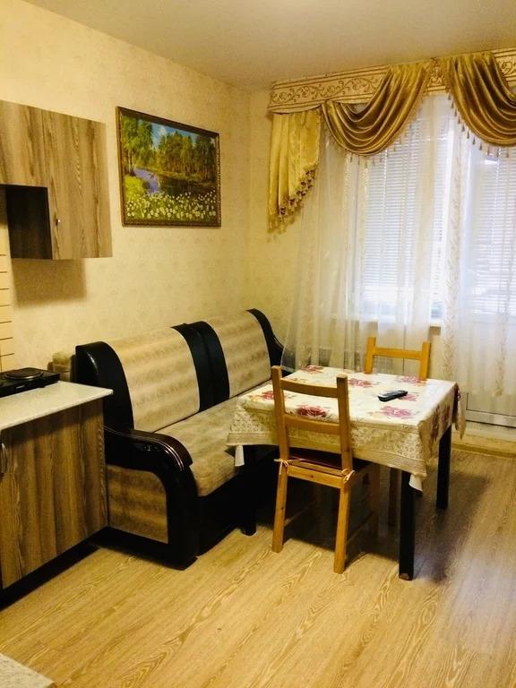 3-комн. квартира, 90 м², 2/18 этаж