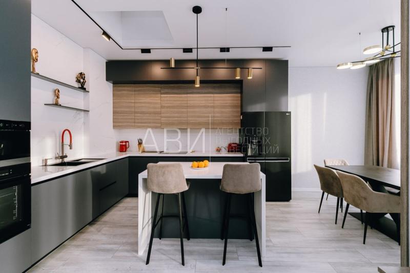 5-комн. квартира, 143 м², 16/17 этаж