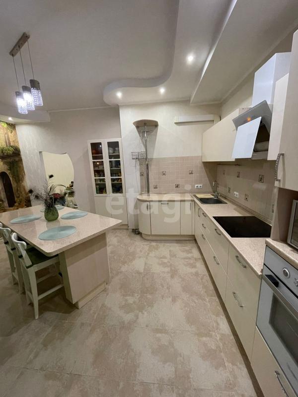 3-комн. квартира, 94 м², 3/16 этаж
