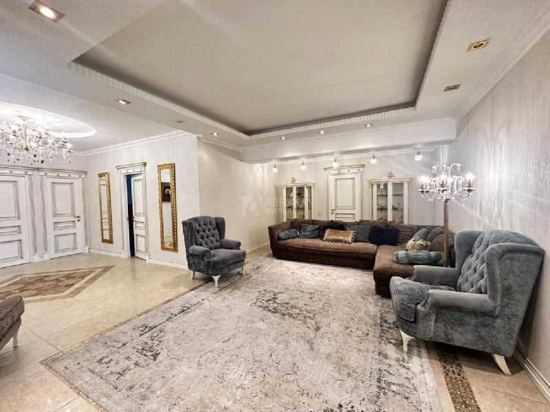 4-комнатная Квартира, 180 м2