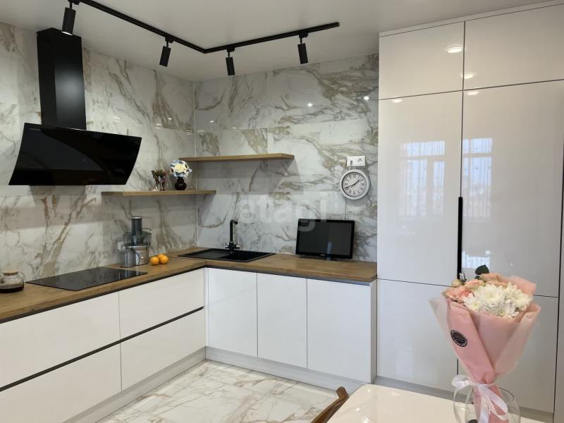 3-комн. квартира, 101 м², 12/12 этаж