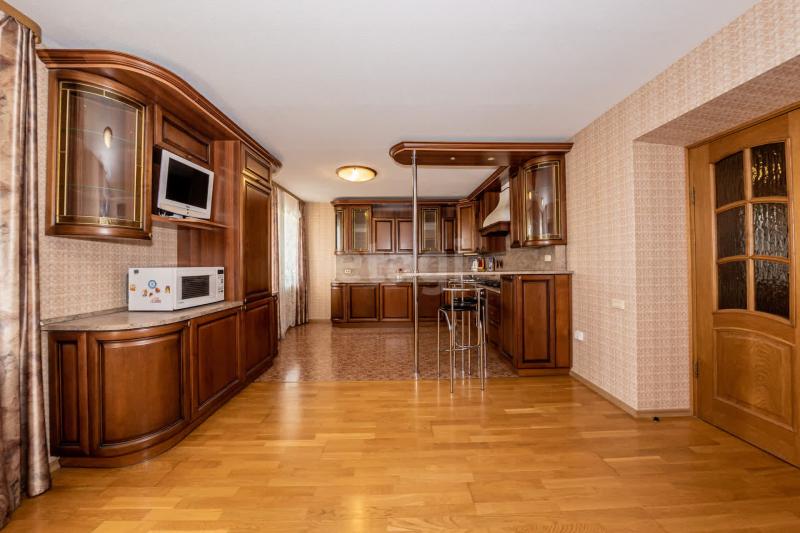 4-комн. квартира, 121 м², 5/6 этаж