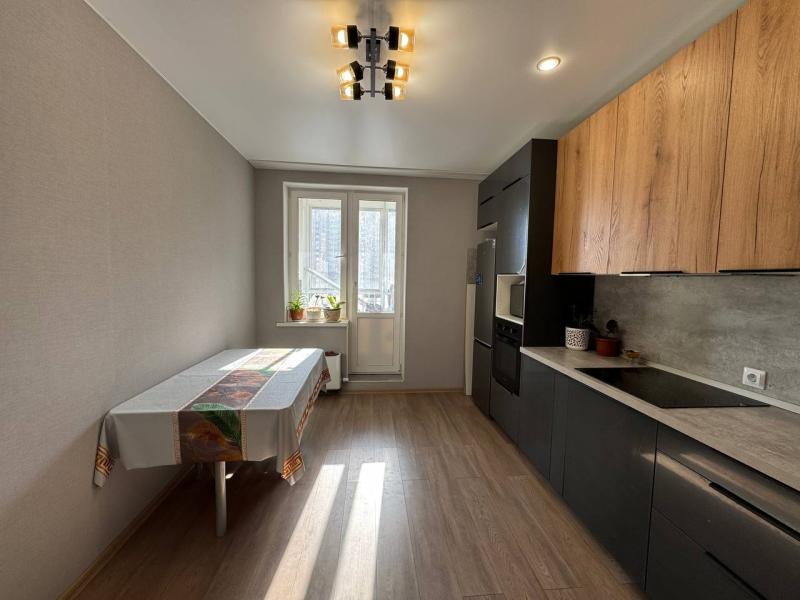 3-комн. квартира, 82 м², 8/25 этаж