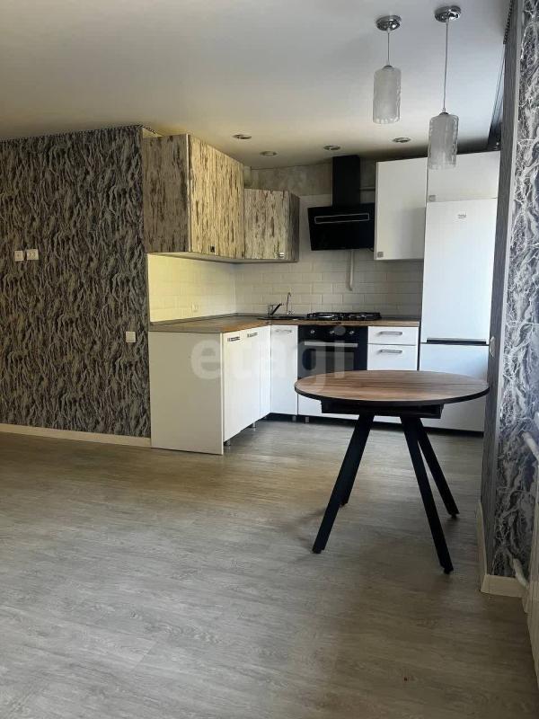 2-комн. квартира, 42.5 м², 2/5 этаж