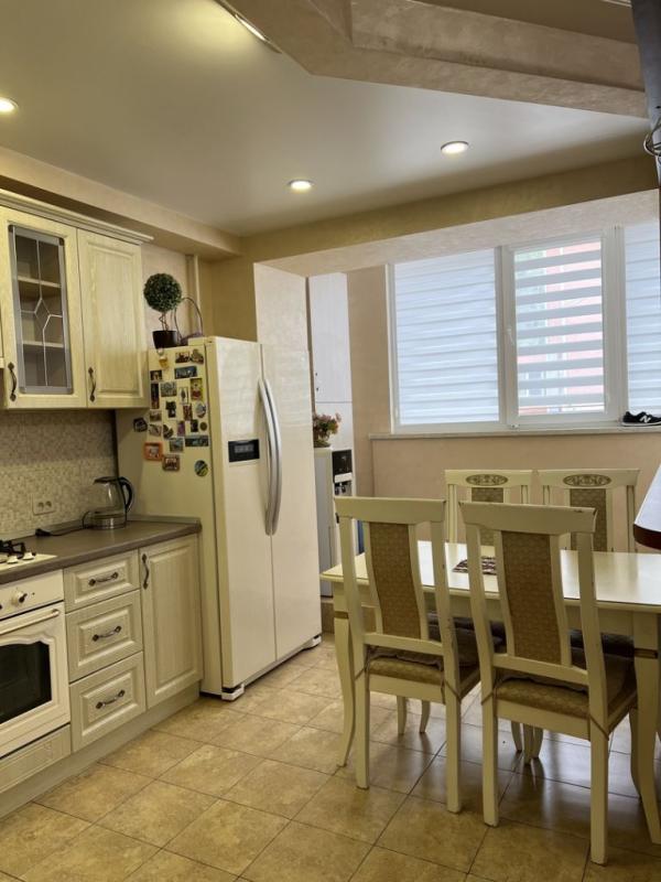 3-комн. квартира, 75 м², 1/6 этаж