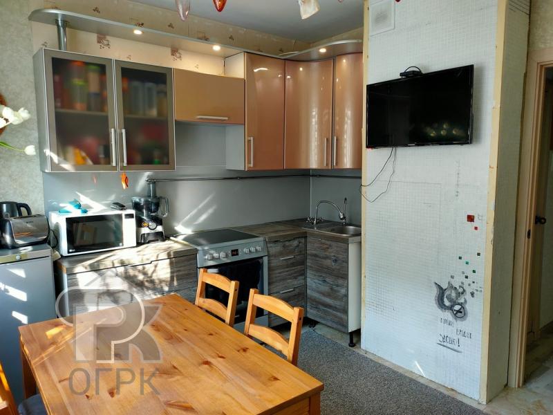 2-комн. квартира, 57 м², 1/10 этаж