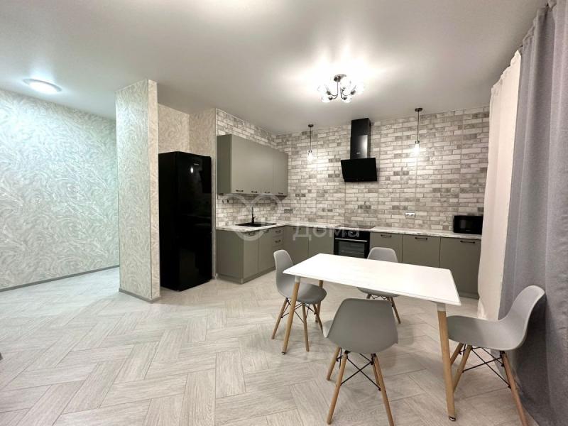 2-комн. квартира, 67.9 м², 2/24 этаж