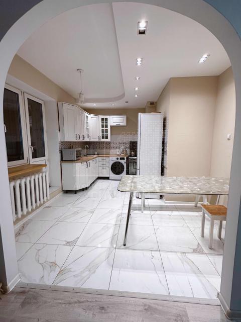 3-комн. квартира, 82 м², 5/6 этаж