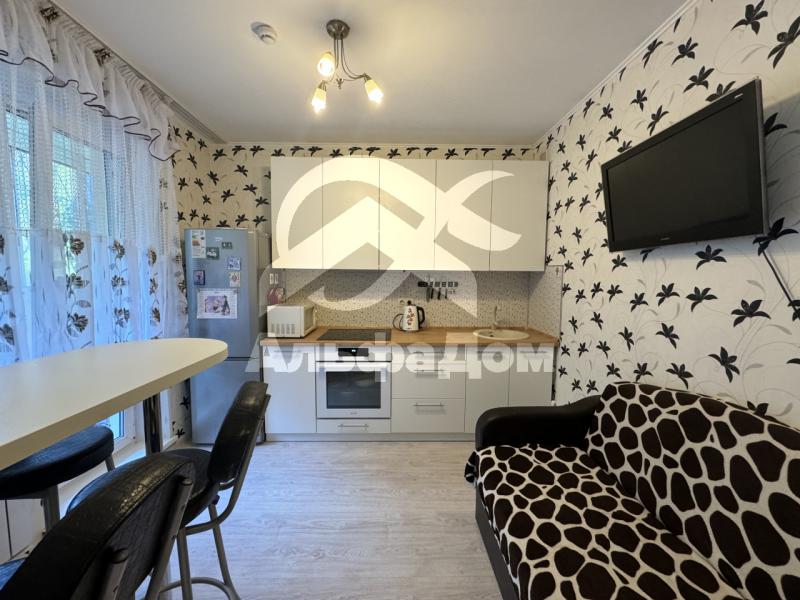 1-комн. квартира, 32 м², 1/10 этаж
