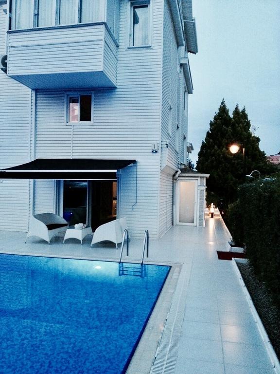 Квартира-Свободная планировка, 320 м², 1/3 этаж