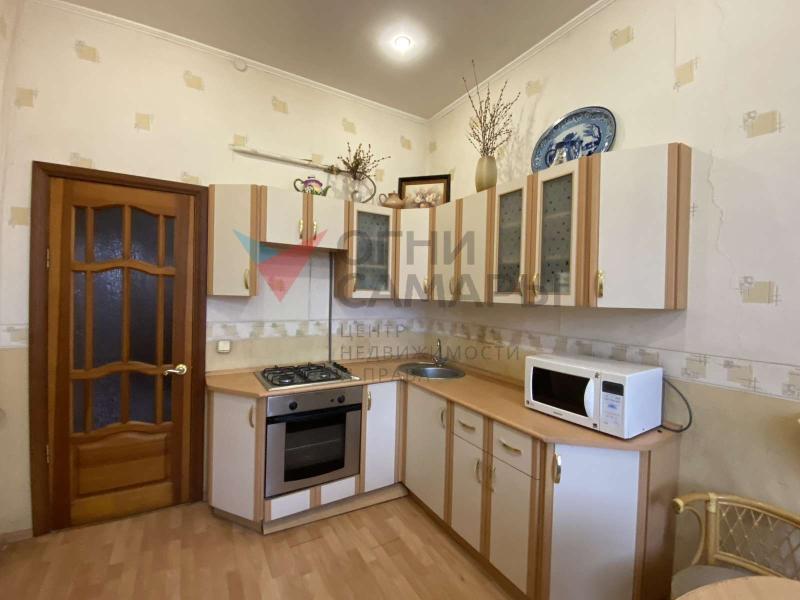 2-комн. квартира, 64 м², 3/3 этаж