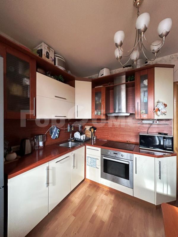 2-комн. квартира, 60 м², 10/17 этаж